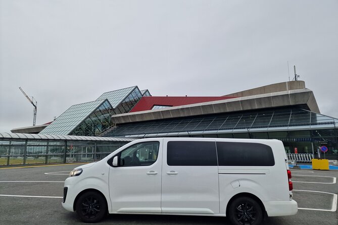 Keflavik Airport Private Transfer Round Trip - What the drive is like