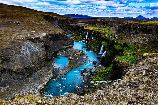 Landmannalaugar, Hekla, Sigoldugljufur 4x4 tour with Hiking - Fjallabak Nature Reserve and its strange colors