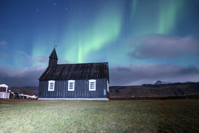 Northern Lights Midnight Adventure Small-Group from Reykjavík - Heated minibus comfort, with a small-group limit