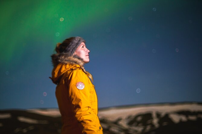 Northern Lights Minibus Tour with Hot Cocoa, Blankets & Photos - Pickup timing can shape the whole evening
