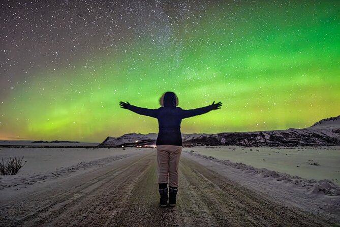 Northern Lights Small Group Tour from Reykjavik - Hot chocolate, pastries, and cold-weather comfort