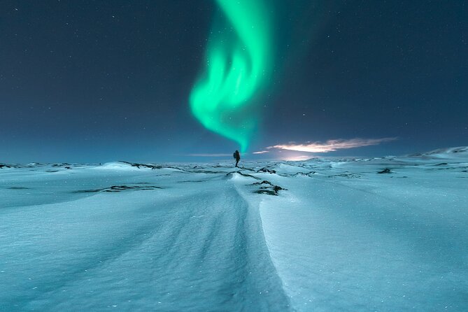 Northern Lights Small-Group Tour with Free Photos & Hot Chocolate - Pickup details that can prevent a cold wait