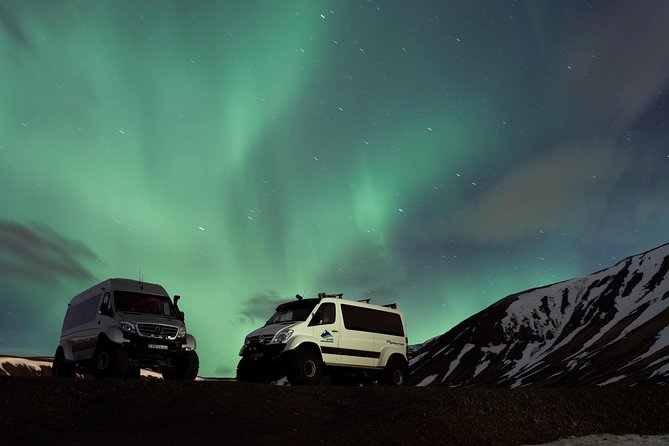 Northern Lights Tour from Reykjavik in a Super Jeep - Hot chocolate, Icelandic treats, and the cold
