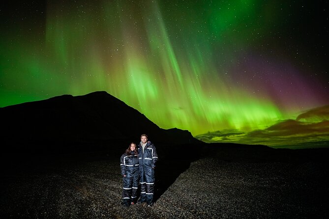 Northern Lights Tour with Photos, Snacks, Warm Snowsuits, Chairs - Hot cocoa, cinnamon rolls, and Icelandic snacks