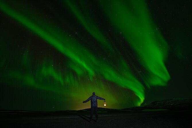 Northern Lights Tour with Photos, Snacks, Warm Snowsuits, Chairs - Why the small group matters