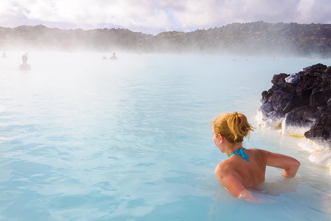 Private Airport Transfer with Blue Lagoon - Admission included - Departure route: Reykjavik to the airport through the lagoon