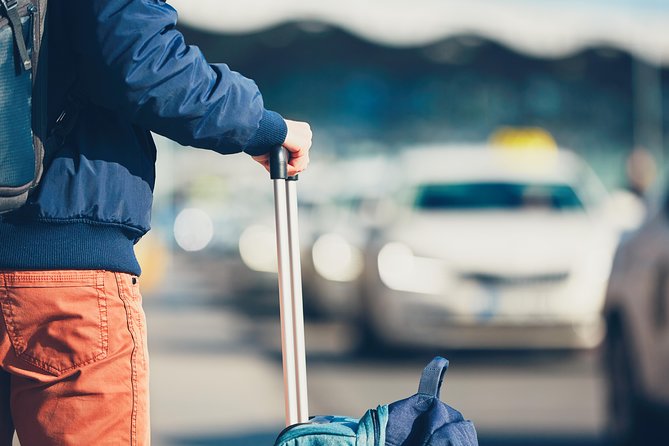 Private Keflavik Airport Transfer (One Way) - Meeting your driver at Keflavik
