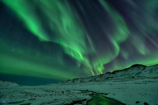 PRIVATE Northern light photo infused tour - Starting in Reykjavik with pickup included