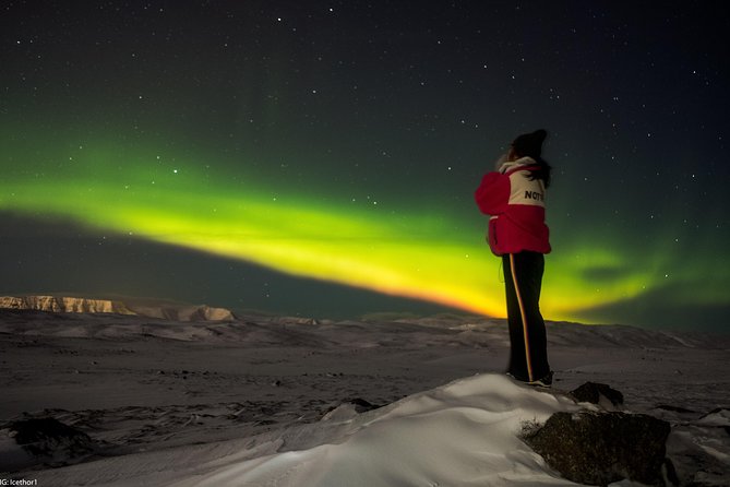 Private Northern lights with photographs - Searching for a clear patch of sky