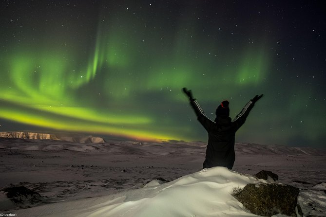 Private Northern lights with photographs - The photo session under the aurora