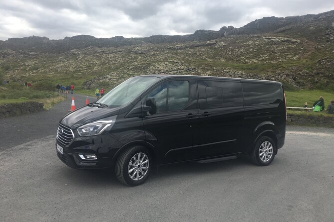 Private Reykjavík Round Trip Airport Transfer - The airport pickup: how the meeting works