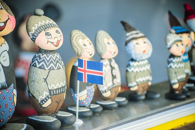 Private Reykjavik Shopping & Sightseeing Walking Tour - The included drink and a welcome pause
