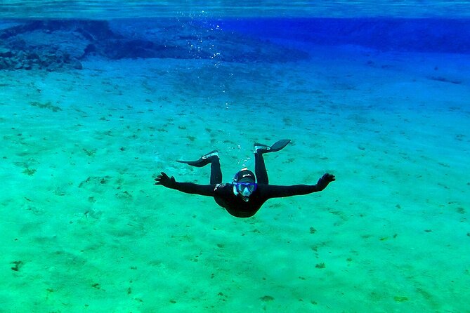 Private Silfra Snorkeling 6 p. group - Meet on Location - with Underwater Photos - Who will enjoy this most