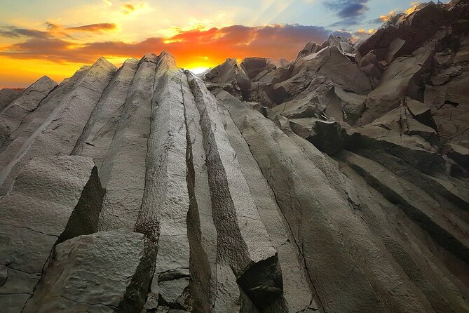 Private South Coast Tour: A Journey to Iceland’s Stunning Shore - Reynisfjara, Halsanefshellir, and Reynisdrangar