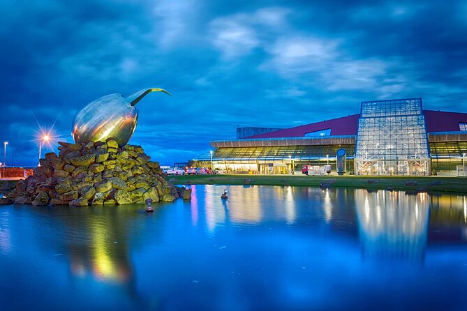Private Transfer from/to Keflavik Airport (KEF) - From Keflavik arrivals hall to your Reykjavik door