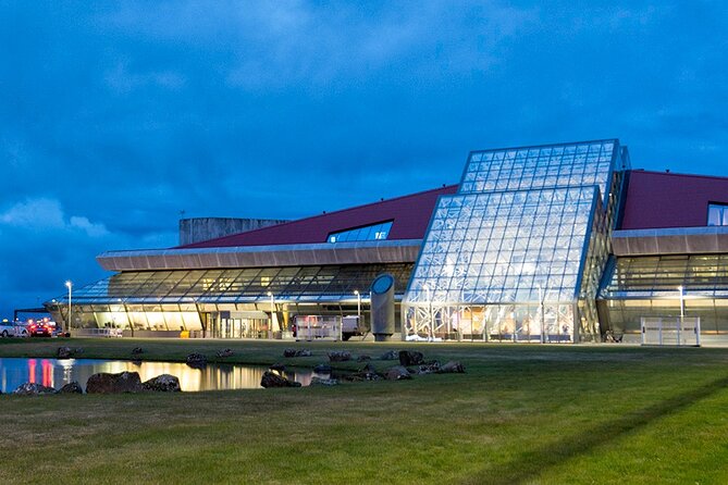 Private Transfer Reykjavik to Keflavik Airport - Choosing Your Pickup Point in Reykjavik