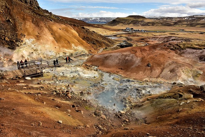 Reykjanes Geopark Small-Group Tour with Airport Transfer - Why Reykjanes makes a good change from Reykjavík