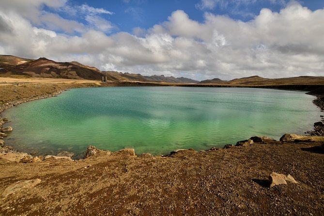 Reykjanes Geopark Small-Group Tour with Airport Transfer - Kleifarvatn: a windy first look at volcanic Iceland