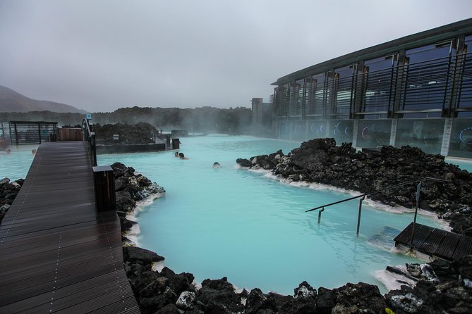 Reykjanes peninsula - Brimketill is made for wind and crashing surf