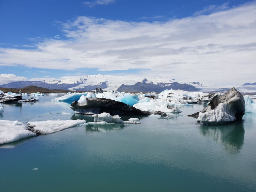 Reykjavík: 2-Day Tour with Icebergs, Glaciers & Waterfalls - Why this route earns two days