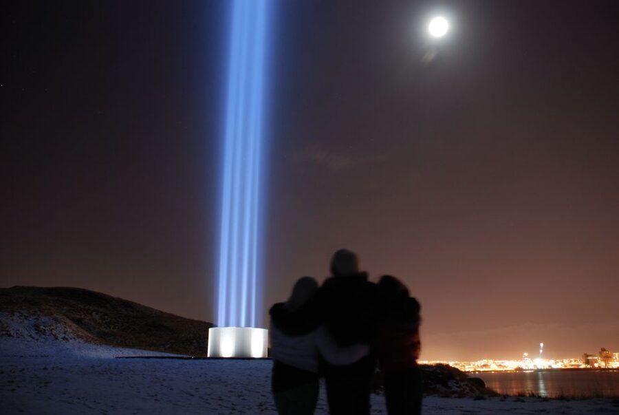 Reykjavik: 2-Hour Imagine Peace Tower Tour - Meeting your guide at Reykjavik’s old harbor