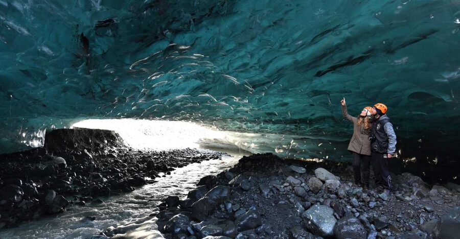 Reykjavik: 3-day South Coast and Golden Circle Experience - Day two: Seljalandsfoss and the hidden gorge