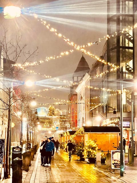 Reykjavik: Christmas Walking Tour with Icelandic Traditions - The Oslo Christmas Tree at Austurvöllur