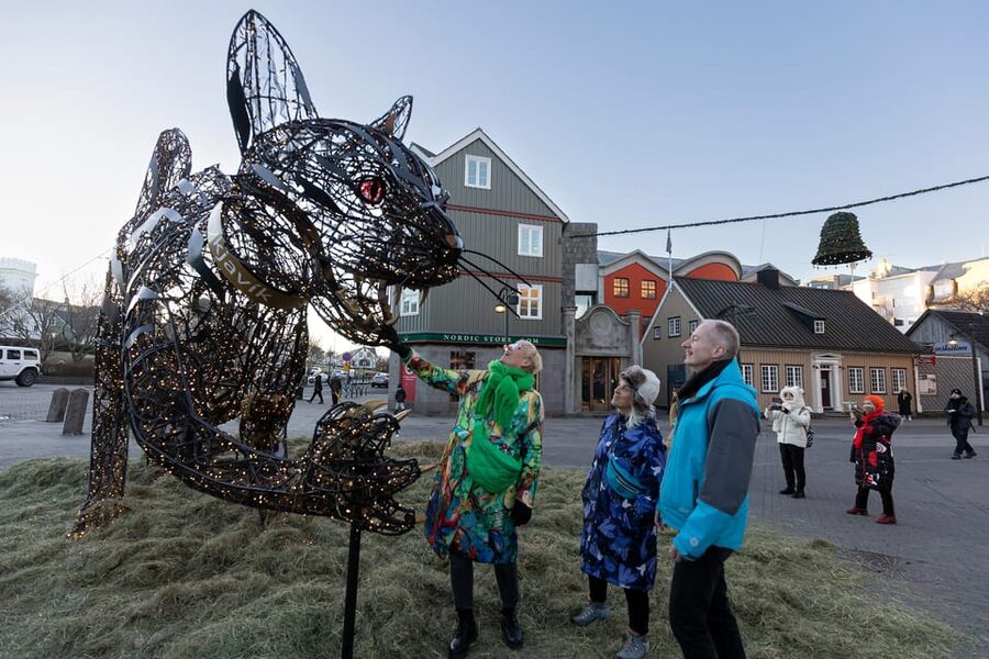 Reykjavik: Christmas Walking Tour with Icelandic Traditions - Laugavegur and the little Christmas shop