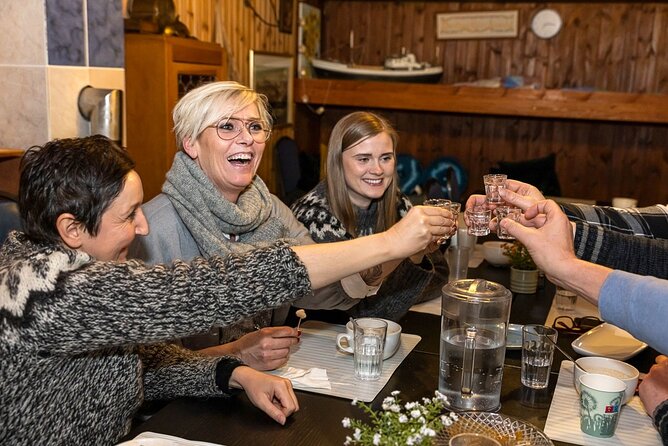 Reykjavik Food Lovers Tour - Icelandic Traditional Food - Icelandic Street Food: lamb soup and hearty portions