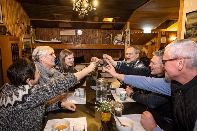 Reykjavik Food Lovers Tour - Icelandic Traditional Food - Ingólfstorg: start in the middle of Reykjavík