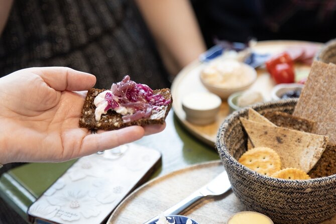 Reykjavik Food Tour - Supermarket Tour & Lunch at Microbrewery - Why the small group matters