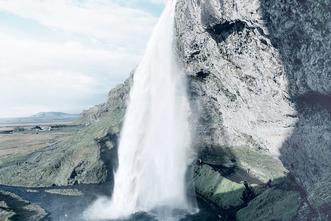Reykjavik: Glacier Lagoon Boat Ride & South Coast Full Day Tour - Jökulsárlón and the 30-minute boat ride