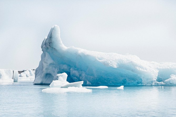Reykjavik: Glacier Lagoon Boat Ride & South Coast Full Day Tour - Diamond Beach and the black sand