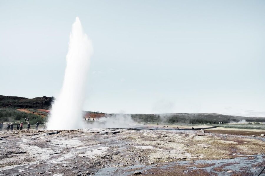 Reykjavík: Golden Circle, Blue Lagoon, and Aurora Tour - The long wait for the Northern Lights
