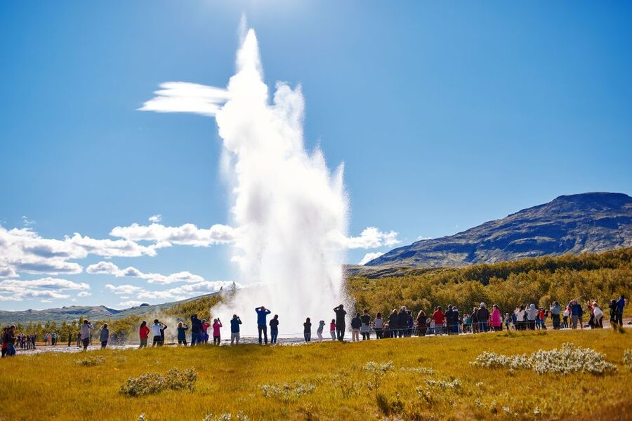 Reykjavik: Golden Circle Day Trip with Blue Lagoon Transfer - Food, clothing, and the rhythm of the day