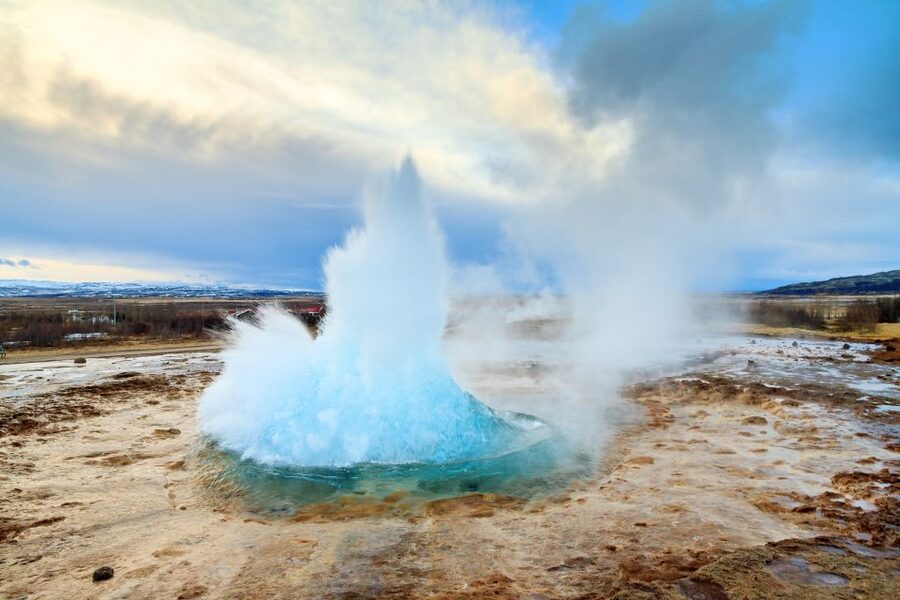 Reykjavik: Golden Circle Day Trip with Blue Lagoon Transfer - Thingvellir: where geology and Icelandic history meet