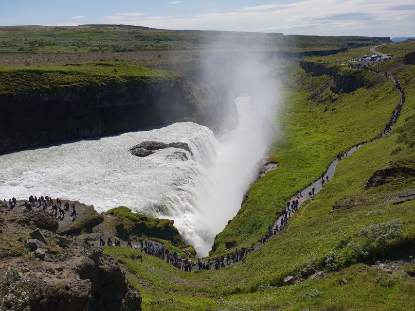Reykjavik: Golden Circle, Kerid Crater, & Blue Lagoon Tour - Guides shape the feel of the day