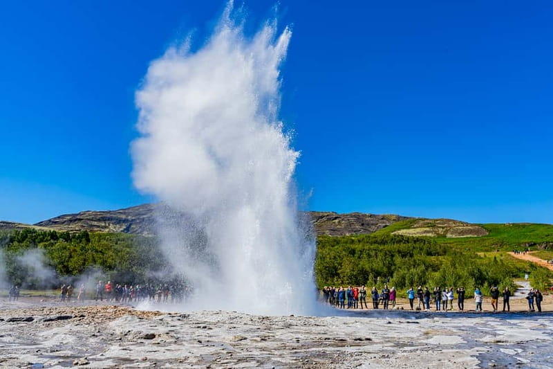 Reykjavik: Golden Circle Super Jeep and Snowmobile Tour - Food, timing, and the real value of $401