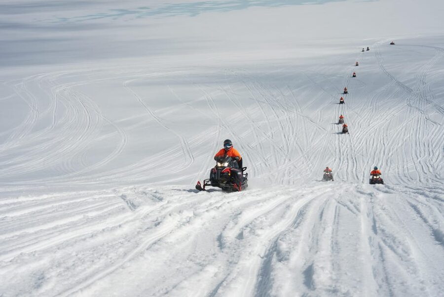 Reykjavik: Golden Circle Super Jeep Tour with Snowmobiling - Geysir and the burst of Strokkur