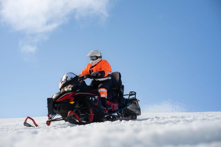 Reykjavik: Golden Circle Super Jeep Tour with Snowmobiling - Þingvellir, where geology and Icelandic history meet