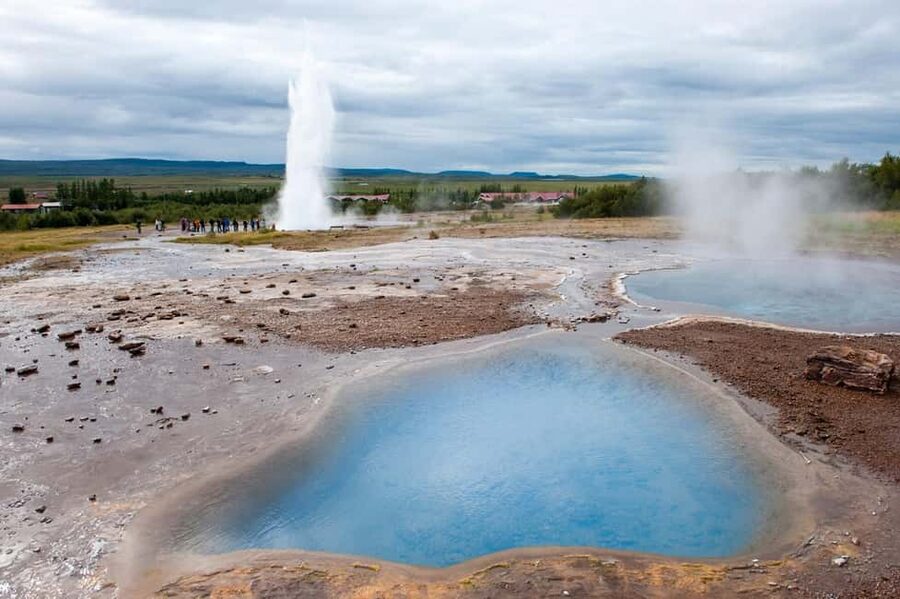 Reykjavik: Golden Circle Tour and Sky Lagoon Entry Ticket - Geysir and Strokkur: Iceland’s most reliable natural show