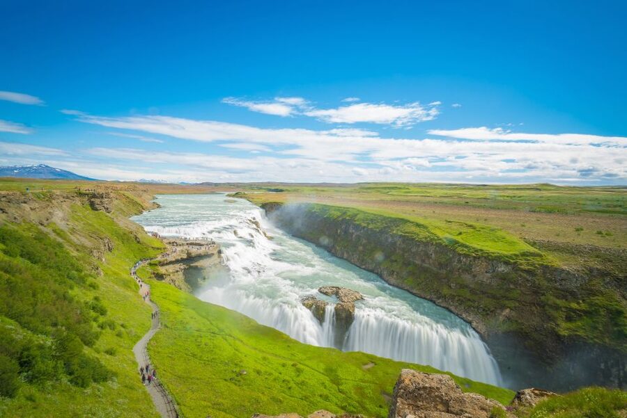 Reykjavik: Golden Circle Tour with Blue Lagoon Visit & Entry - The Reykjavik break and the transport switch