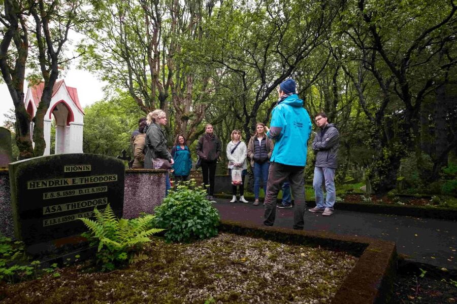 Reykjavik: Guided Folklore Walking Tour - Lake Tjörnin and Iceland’s watery monsters