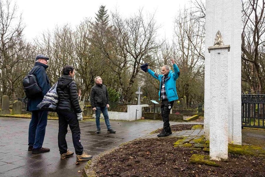 Reykjavik: Guided Folklore Walking Tour - The guide makes or breaks the experience