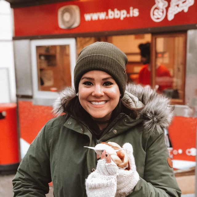 Reykjavik: Guided Foodie Walking Tour with 6 Tastings - The hot dog stop and the question of authenticity