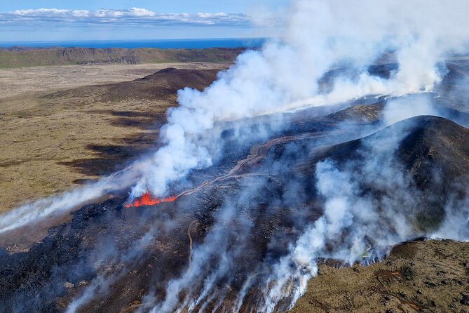 Reykjavik Helicopter Private Tour of Volcanoes - Passing Keilir, the old subglacial volcano