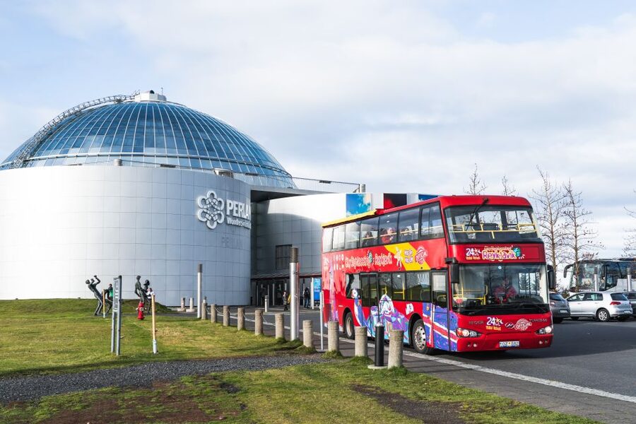 Reykjavík: Hop-On Hop-Off Bus and Perlan Museum Entry Ticket - Starting at Harpa and finding your bearings