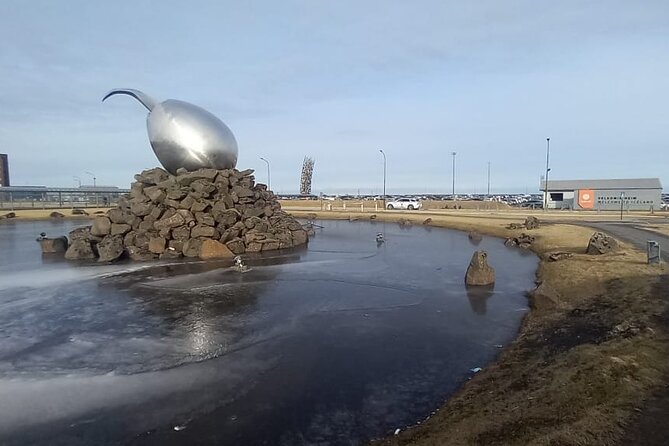 Reykjavik Iceland: Private Transfer to/from Keflavik Airport KEF - What $165 buys your group