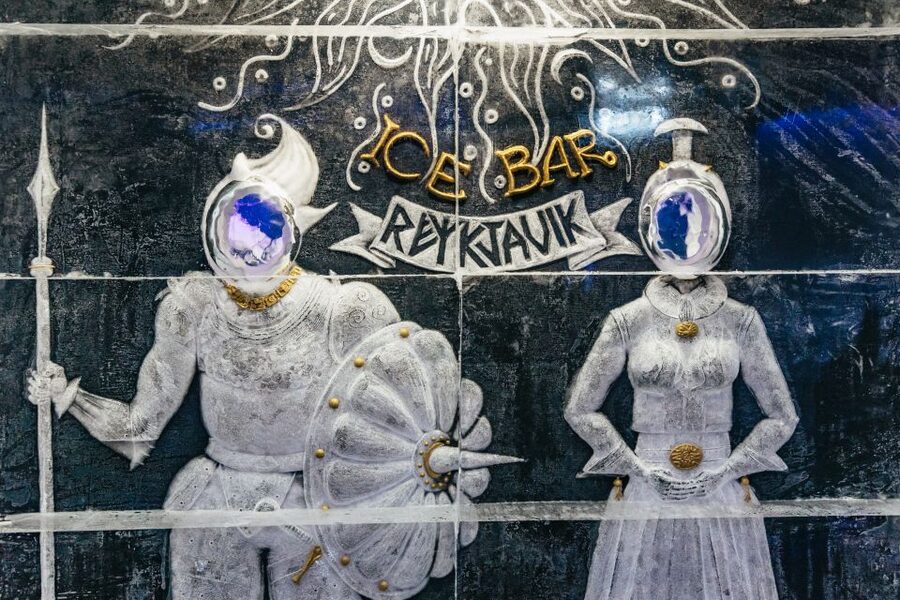Reykjavik: Magic Ice Bar Entrance and Welcome Drink - A frozen gallery beneath the Álafoss store