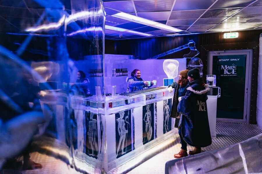 Reykjavik: Magic Ice Bar Entrance and Welcome Drink - One drink in a glass made of ice